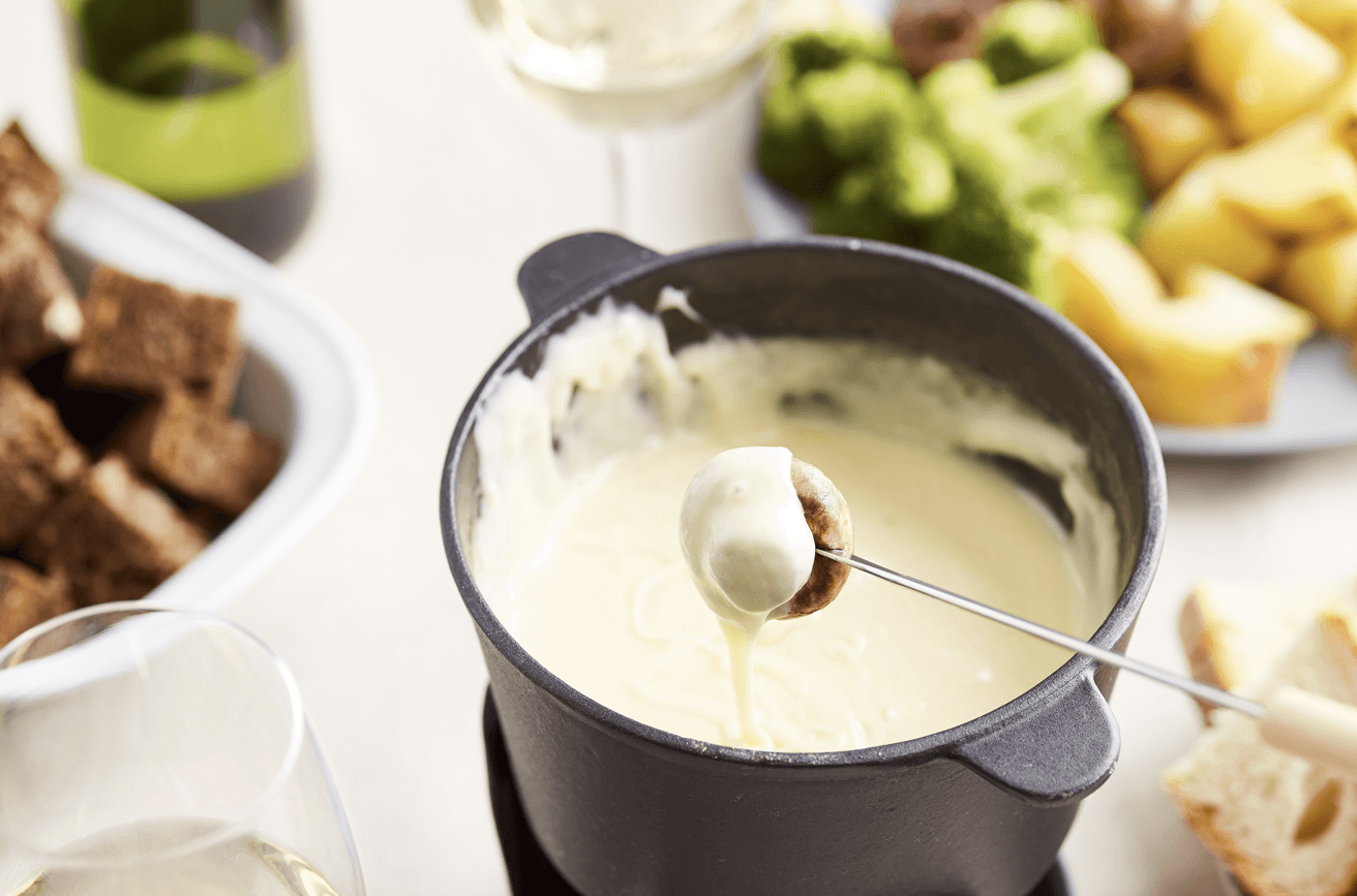 En plus du pain: 8 accompagnements futés pour votre fondue au fromage