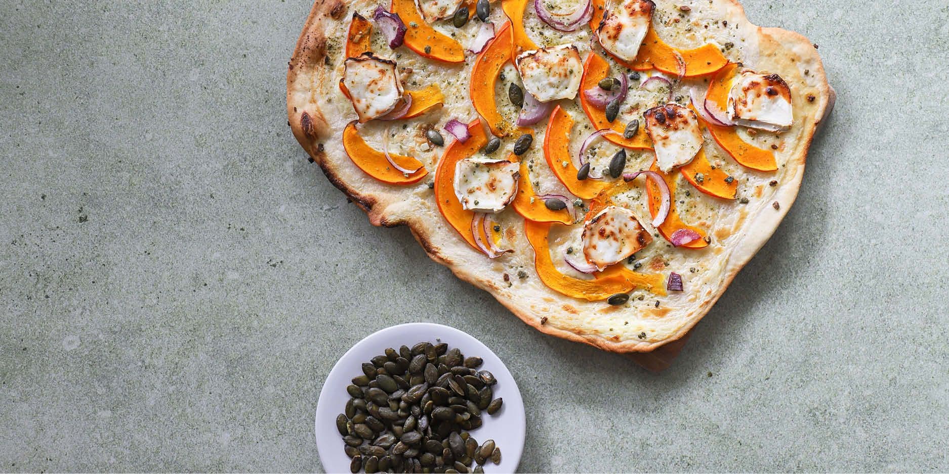 Tarte flambée à la courge et au fromage de chèvre