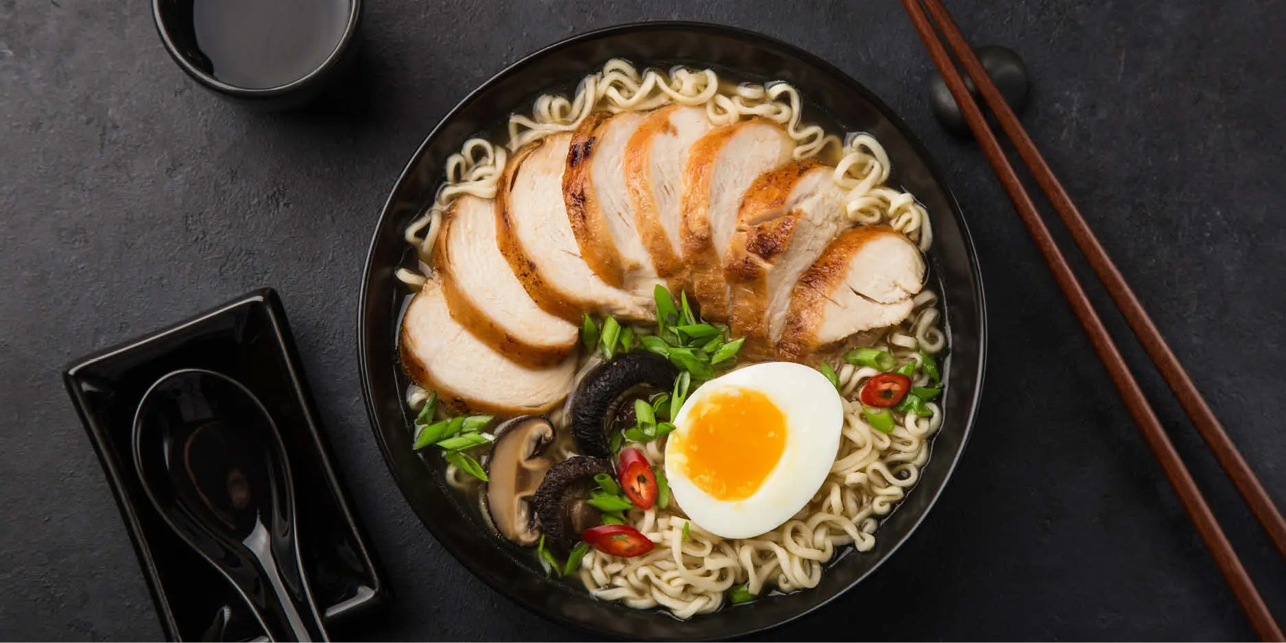 Asiatische Chicken Noodle Soup