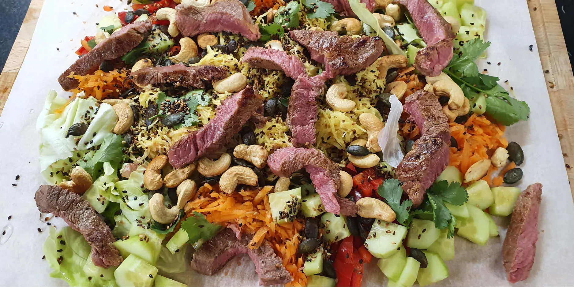 Asiatischer Nudelsalat mit Rindstreifen