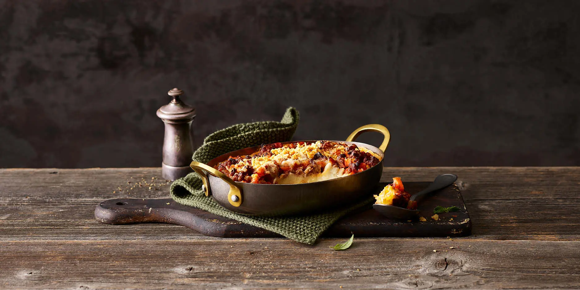 Hachis parmentier (hachis de pommes de terre à la viande hachée et aux légumes)