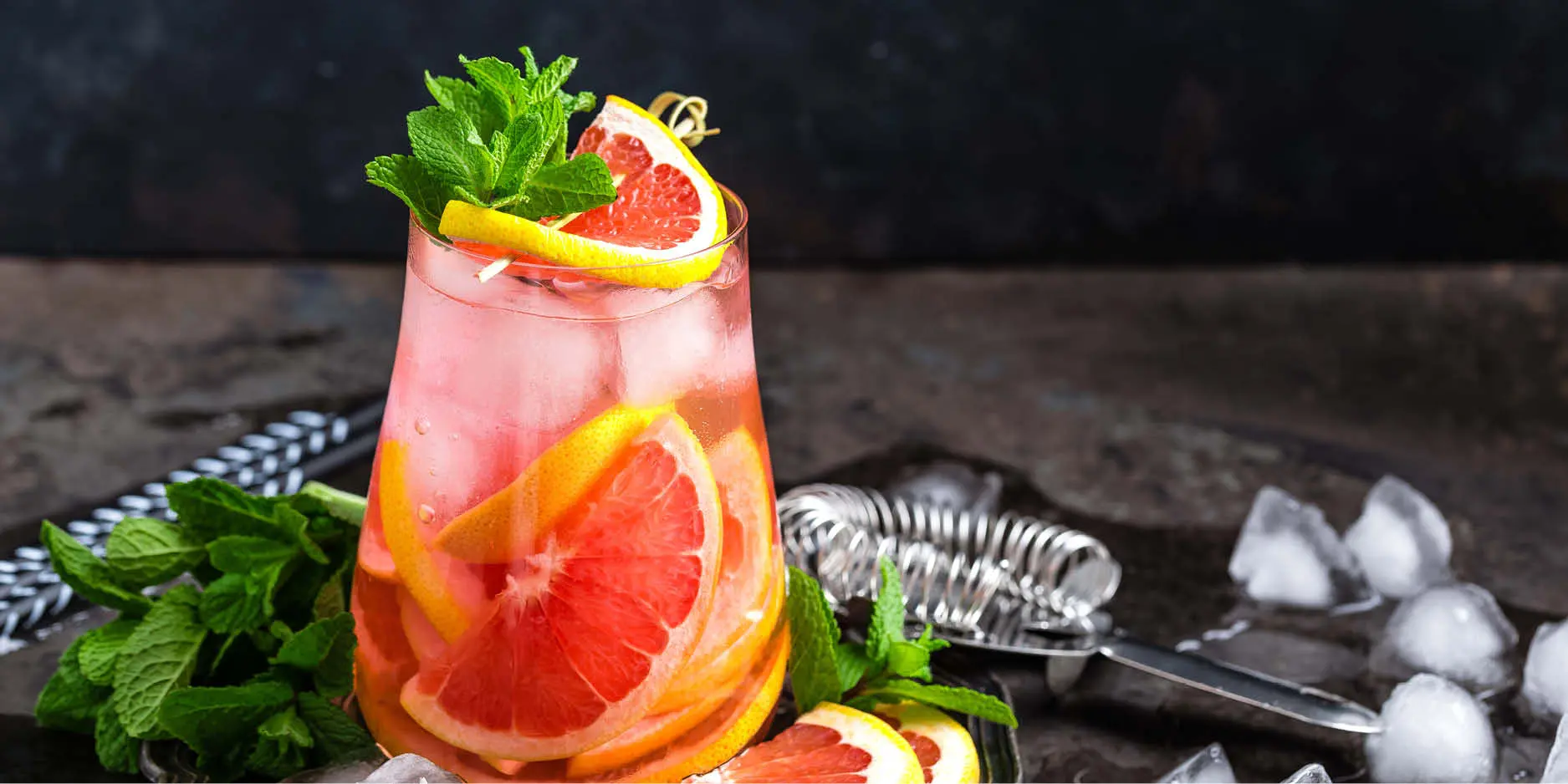 Boisson à la mélisse et au pamplemousse