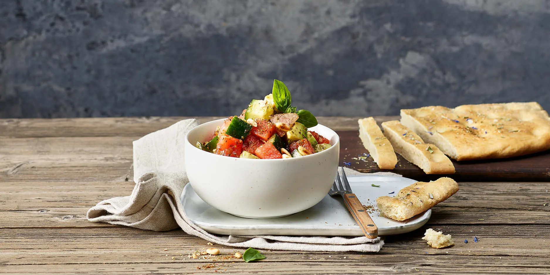 Salade de pastèque avec focaccia